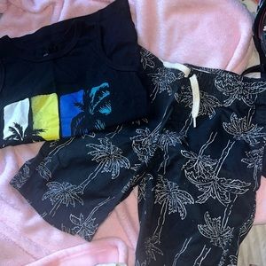 Cute vacation outfit size Medium short and M8 pants. Like new nice and washed.